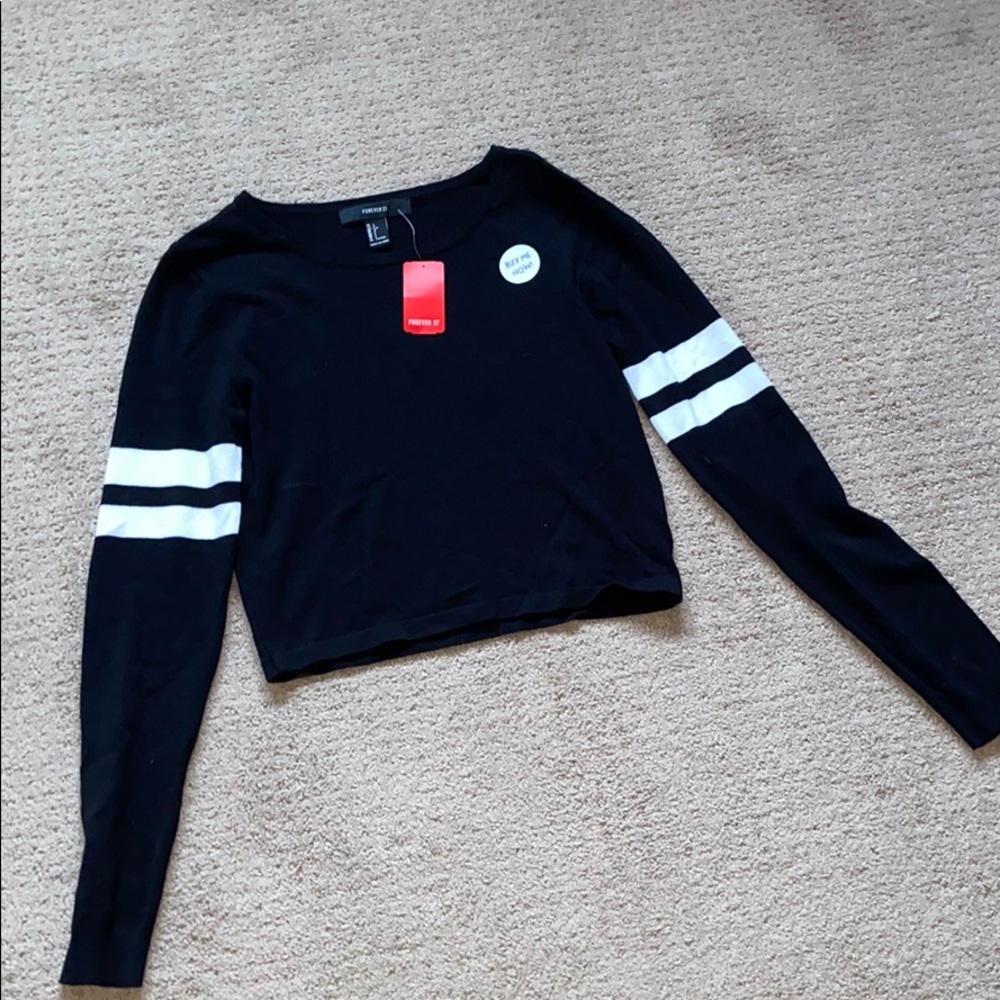 Cropped long sleeved shirt